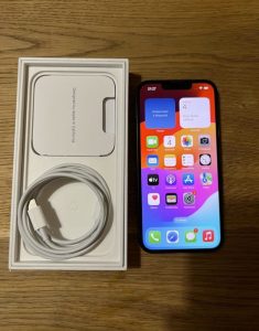 iPhone 13 128 Gb černý - lehké známky používání