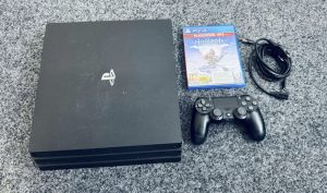 - PS4 PRO Sony console 1TB+ game -