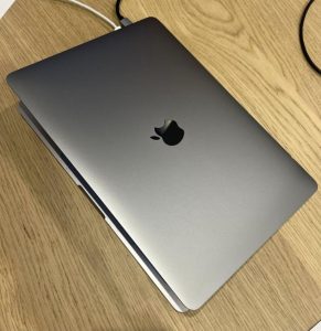 Macbook PRO 2020 i5/8GB/256GB