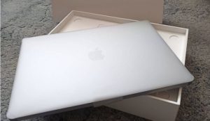 Eladó új Macbook Air Apple M1 chippel (24 hónap garancia)