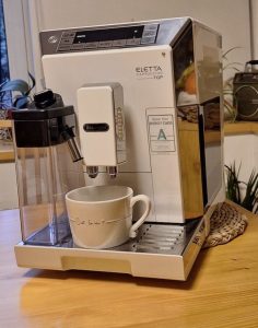 kávovar DeLonghi ELETTA_super stav