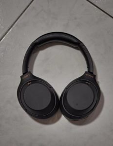 Sony WH-1000XM4 black