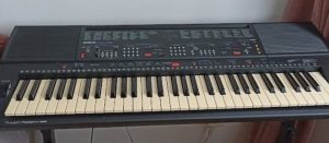 Piano keyboard Yamaha PSR-400