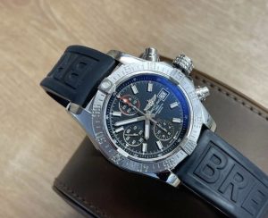 Breitling Chrono Avenger II. 43 Lgsw