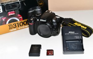 Nikon D3100 + příslušenství