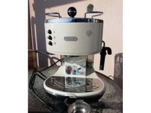 Kavovar Delonghi ECO311