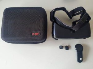 Gear VR s ovládačom a obalom