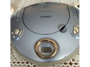 predám rádio s cd mechanikou