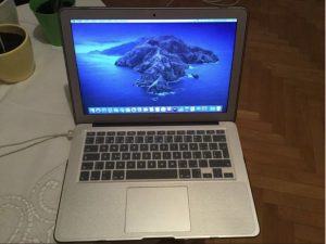 Apple Mackbook Air 13 inch 2017