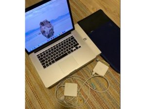 Apple MacBook 15