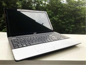 Acer E1-531g na prácu aj hry