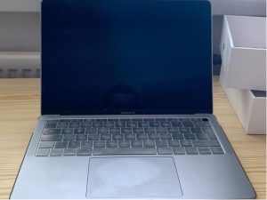 Predám MacBook Air 13,3