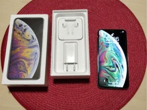 Apple iPhone Xs Max 64GB