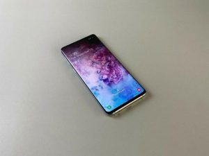 Samsung Galaxy S10 + príslušenstvo a sklo