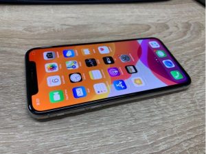 Predám ako nový Apple iPhone X 64GB Silver