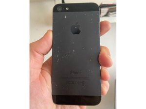 Apple iPhone 5, 32GB - čierny + kovový kábel