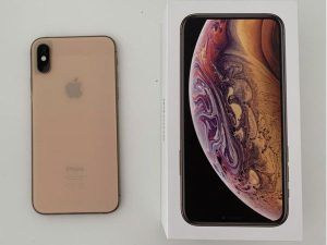 iPhone XS 256gb zlatý + Smart Battery Case čierny