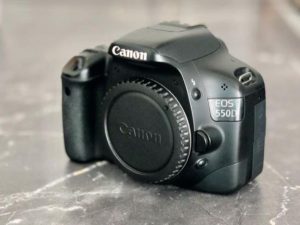 Canon EOS 550D digital SLR camera