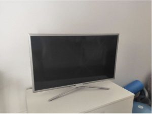 Samsung smart TV UE32K5672