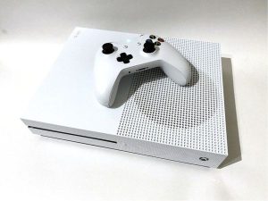 Xbox one S 1tb Vynikajúci stav