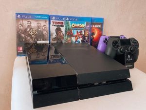 Playstation 4,400GB,4xPS4 hry,2x Wireless Joystick