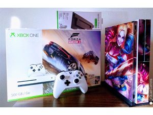 Xbox One S 500GB + Gamepad + Stojan + Hry