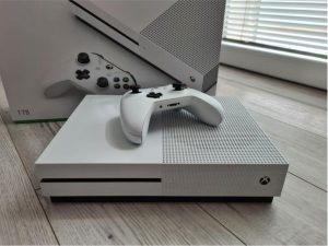 XBOX ONE S 1TB