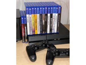 PS4 + 19 HIER + 2 DUALSHOCK