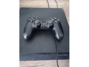 Predám PS 4 slim 1 tb