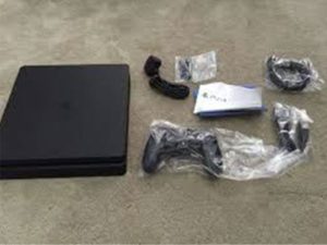 Playstation 4 slim 1TB