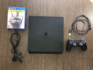 PS4 slim 1TB