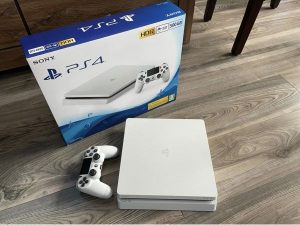 Playstation 4 Slim 500GB Glacier White