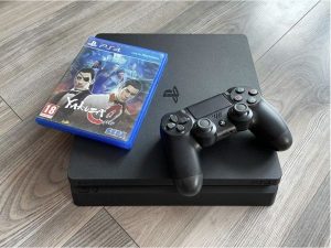 Playstation 4 Slim 1TB