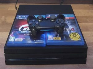 Playstation 4 pro 1 TB