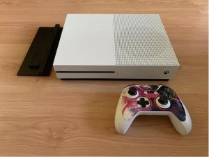 Predam Xbox One S 1TB + Forza Horizon 3, 4