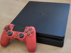 PLAYSTATION 4 (SLIM) 1TB