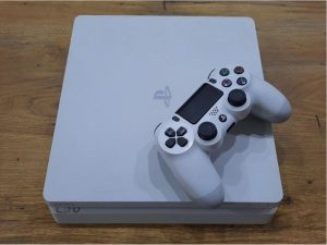 Playstation 4 SLIM 500GB White