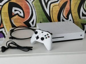 Xbox ONE S 1TB