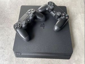 Playstation 4 slim,1TB