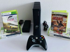 XBOX 360 Slim 4GB + 8hier