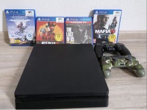 predám ps4 slim 500gb, 2x ovládač plus 4 hry