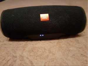 JBL CHARGE 4,ČIERNY