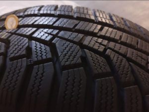 Skoro nove zimne pneu Hankook 225/60 R17