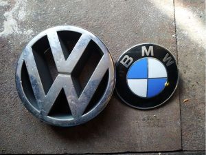 Znak VW a BMW