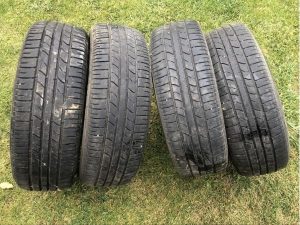 Predám letné pneumatiky BRIDGESTONE 195/65 R15