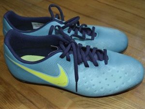 predam krasne kopacky NIKE Magista