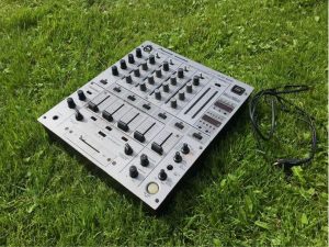 Pioneer DJM 600s