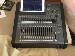 Digitálny mix Roland M200i