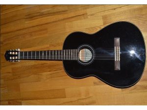 predam - gitara YAMAHA C40