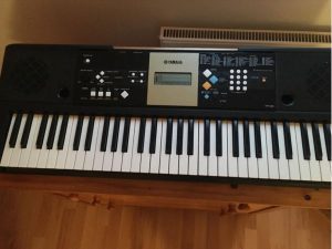 klavesy yamaha YPT-220